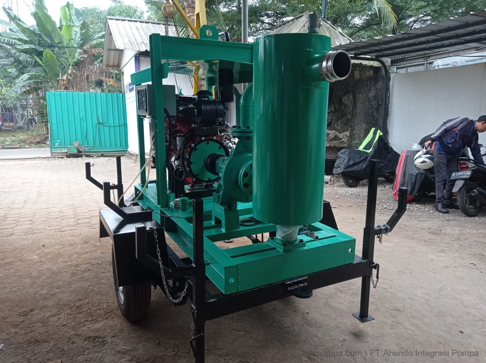 Trailer-mounted pump