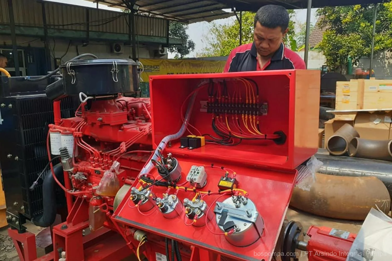 PLC-based control panel dengan HMI touchscreen